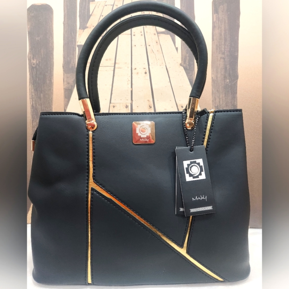 Brand New Leather Luxury Hand/ Shoulder Bag.